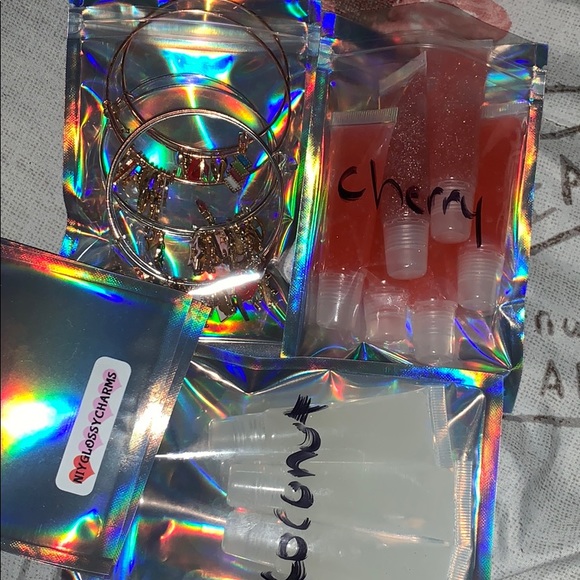 Lip Gloss & Charm Bracelets - Picture 1 of 7